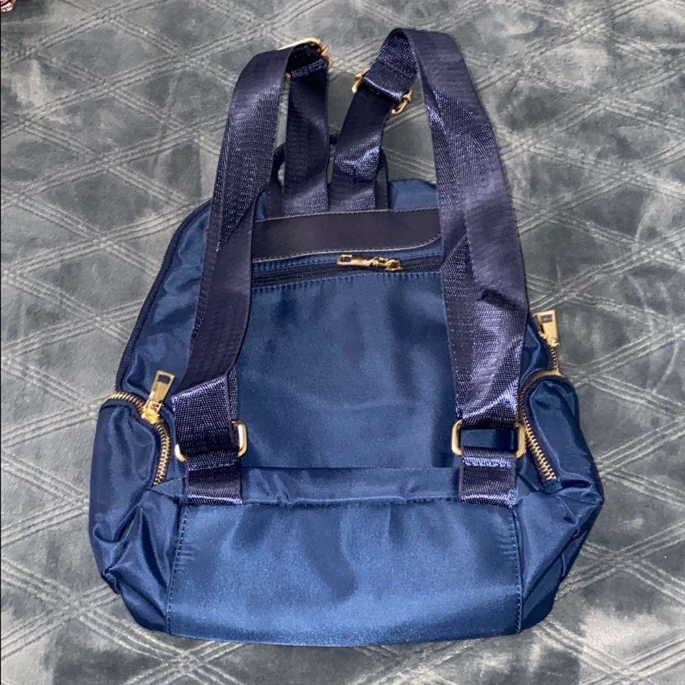 Backpacks - Picture 4 of 4